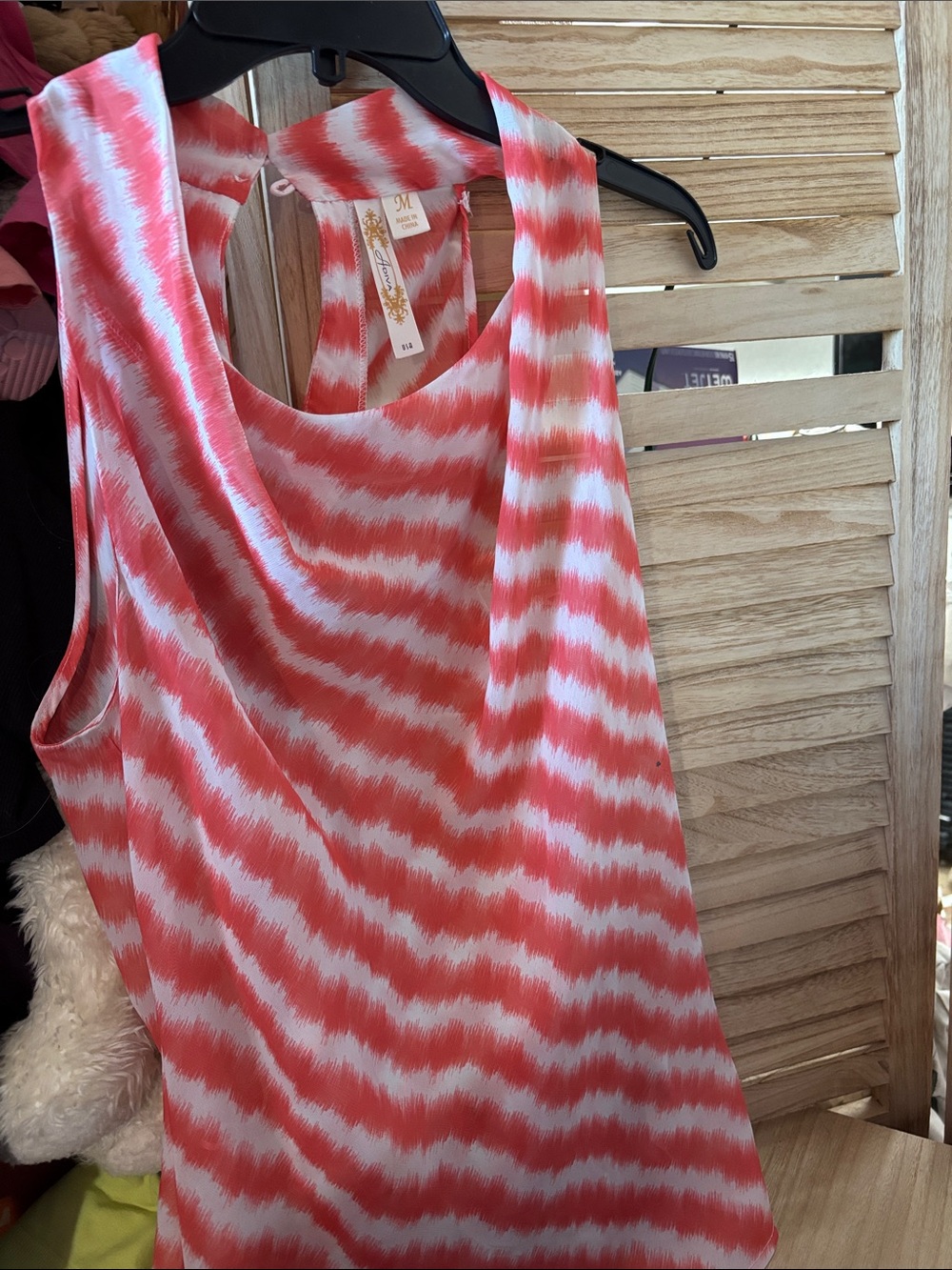 Sleeveless Coral Wave Print Tank Top Medium